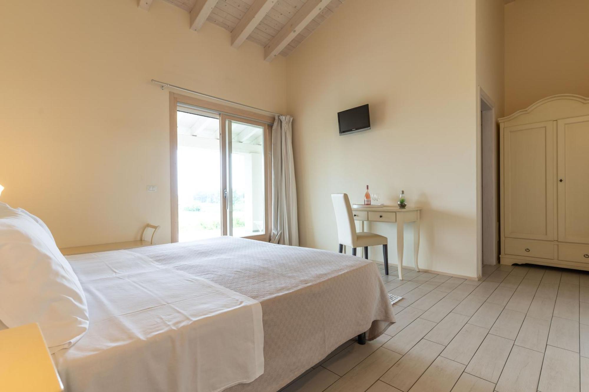Agriturismo Colle Dei Pivi Понті-суль-Мінчіо Екстер'єр фото