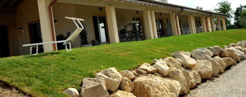 Agriturismo Colle Dei Pivi Понті-суль-Мінчіо Екстер'єр фото