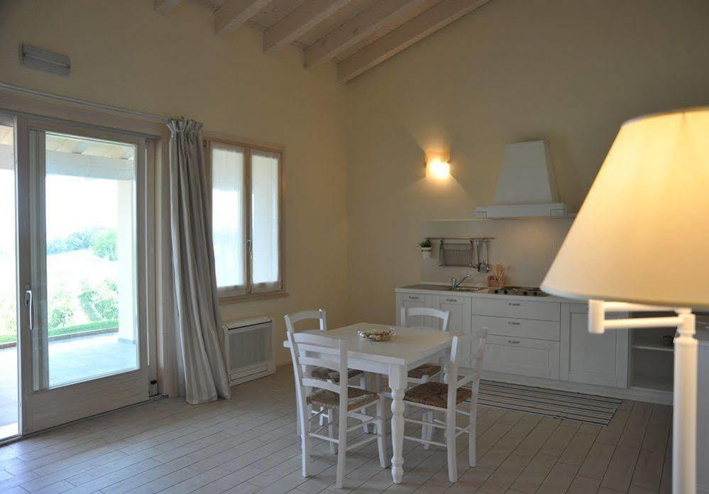 Agriturismo Colle Dei Pivi Понті-суль-Мінчіо Екстер'єр фото